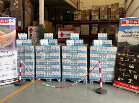 SPAR Gran Canaria dona más de 4.000 litros de leche a Cruz Roja para familias vulnerables