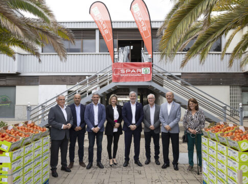 SPAR Gran Canaria renueva por quinto año consecutivo el convenio del tomate de La Aldea con Coagrisan