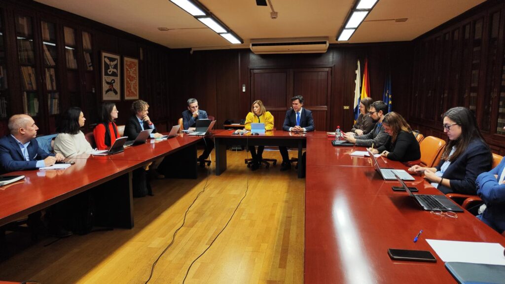 Industria constituye cinco grupos de trabajo para avanzar en la Estrategia de Desarrollo Industrial de Canarias