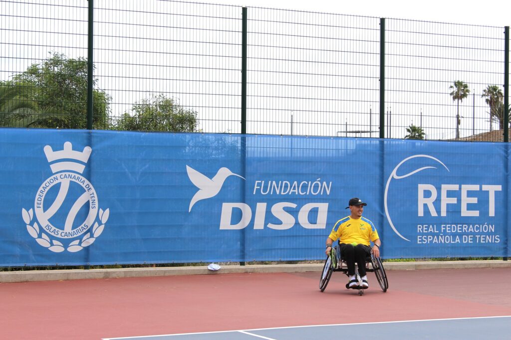 La Federación Canaria de Tenis y Fundación DISA impulsan el tenis en silla de ruedas