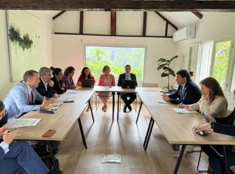 Clavijo ve en la nueva estrategia de Bruselas con las RUP una “oportunidad” para limitar la compra de viviendas