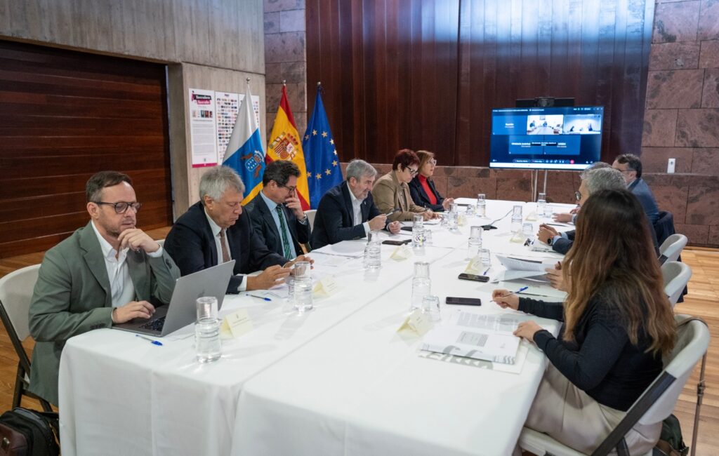 Clavijo espera que en una semana los menores demandantes de asilo sean acogidos por el Estado