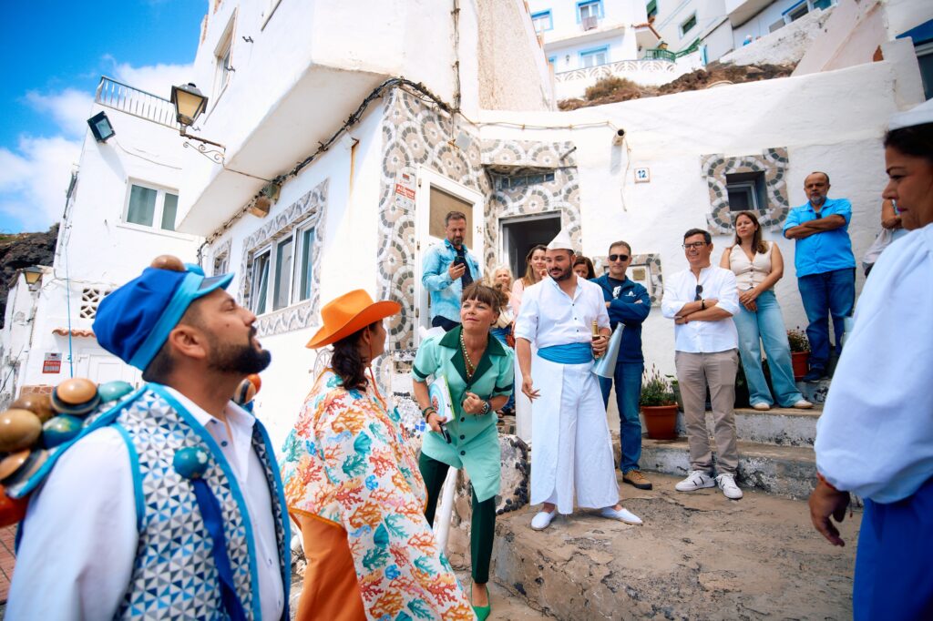 El Gobierno de Canarias inicia ‘Costas Afortunadas’ con un recorrido por Tufia para conservar el patrimonio costero