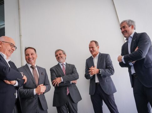 Clavijo destaca las “oportunidades” que se abren para Canarias con el impulso de sectores como el aeroespacial