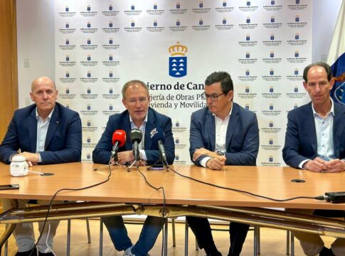 El Gobierno de Canarias y el Cabildo de La Palma coordinan el refuerzo del transporte de mercancías en la isla