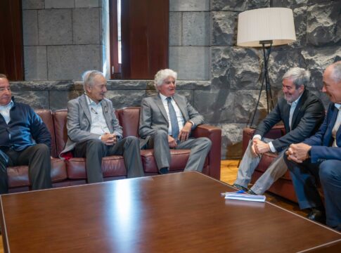 El presidente de Canarias mantiene un encuentro con la Asociación Canaria para el Progreso de la Macaronesia
