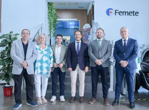 Transición informa al sector empresarial de las ayudas al autoconsumo, comunidades energéticas y descarbonización
