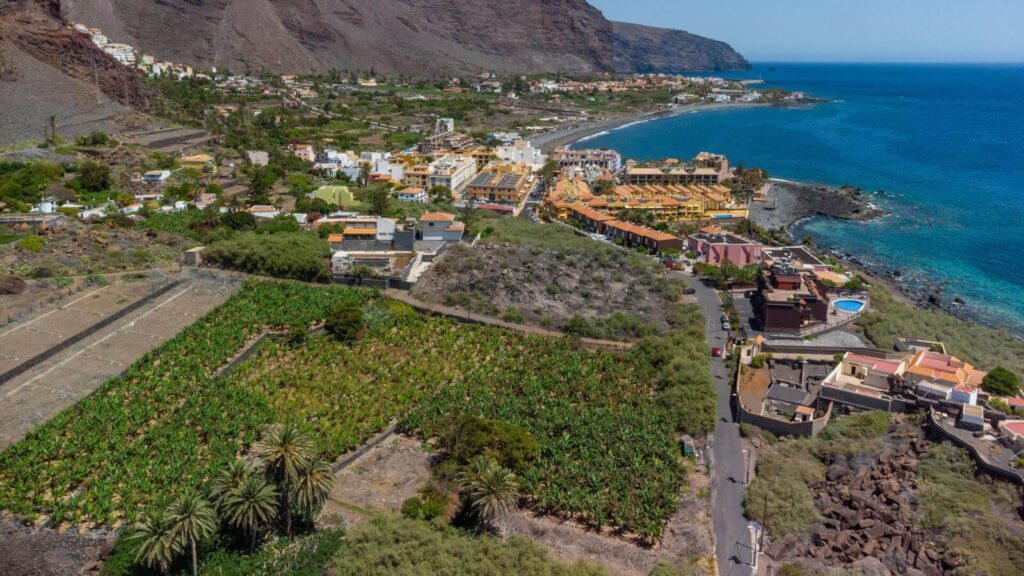 El Ayuntamiento de Valle Gran Rey abona más de 130 mil euros en ayudas a autónomos y pymes del municipio
