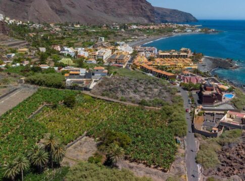 El Ayuntamiento de Valle Gran Rey abona más de 130 mil euros en ayudas a autónomos y pymes del municipio