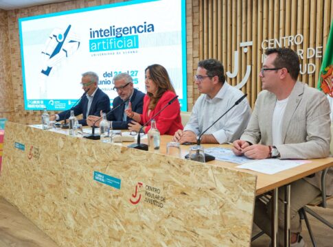 La Universidad de Verano de Fuerteventura arranca su tercera edición con una mirada crítica a la inteligencia artificial