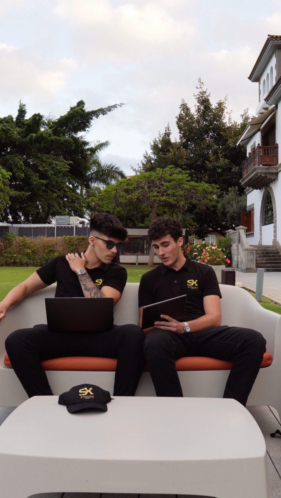 De agencia local a futura potencia global: Joel Dévora transforma Exus en Stradex y pone su foco en Dubái con tan solo 18 años junto a su socio estratégico Fernando de Andrés