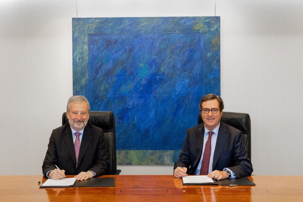 CaixaBank y CEOE intensifican su compromiso con el crecimiento empresarial y lanzan una línea de financiación de 45.000 millones