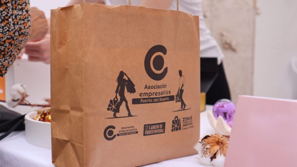 La IV Feria de Oportunidades llena de vida el corazón de la capital majorera