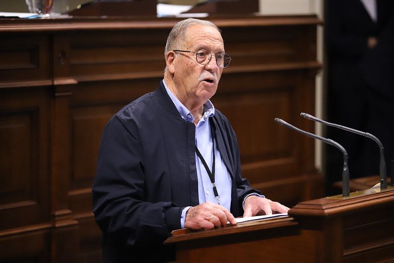 La comisión promotora de la Ley de Volcanes expresa su preocupación por la falta de consenso y la lentitud del Parlamento, tras un año de iniciada su tramitación