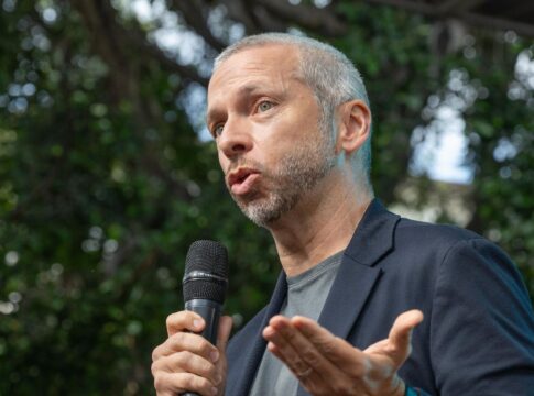 Óliver González: “No queremos ser un mero gestor de subvenciones, queremos acompañar y comprometernos con los proyectos siendo parte de ellos”