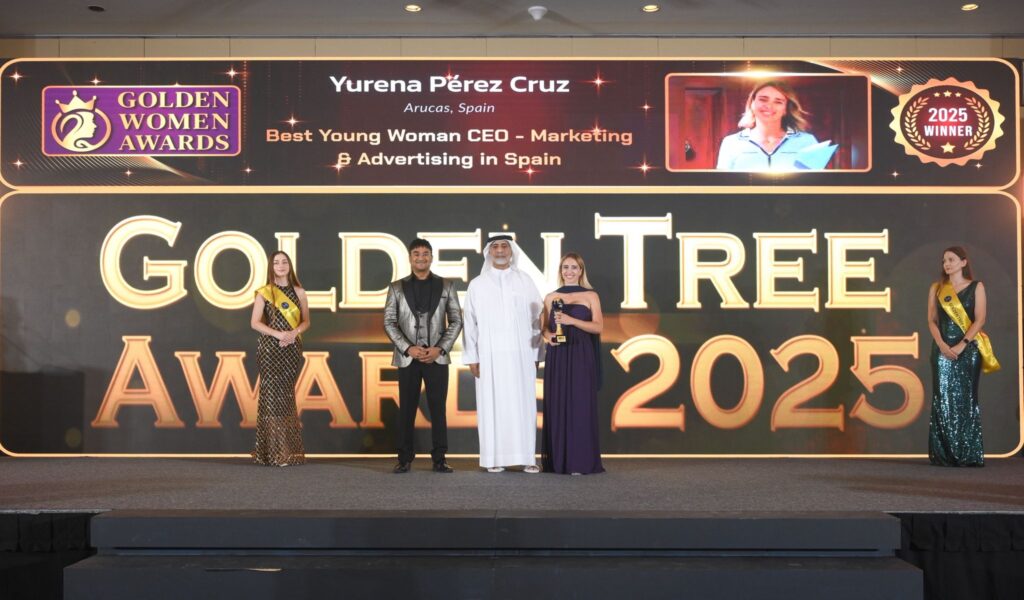 Yury Pérez es reconocida como Mejor Directora Ejecutiva Joven en los Golden Tree Awards