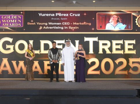 Yury Pérez es reconocida como Mejor Directora Ejecutiva Joven en los Golden Tree Awards