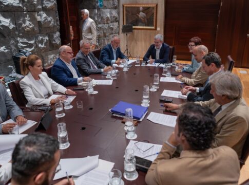 Fernando Clavijo traslada al Pacto Migratorio el acuerdo para atender a menores migrantes con derecho a asilo