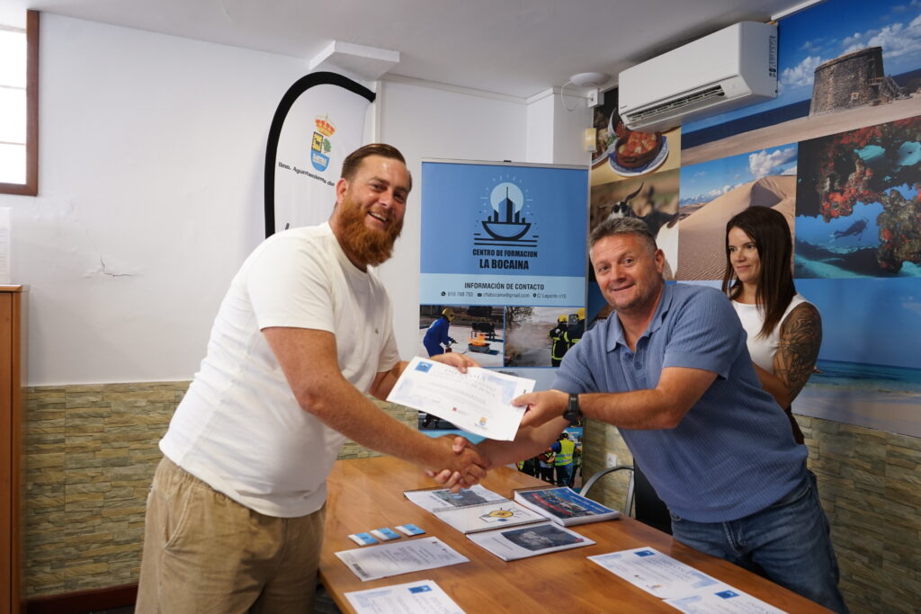 La Oliva impulsa el relevo generacional en la pesca con un curso exclusivo para jóvenes marineros del municipio
