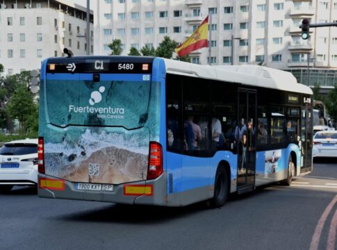 Madrid se sube a la guagua de Fuerteventura