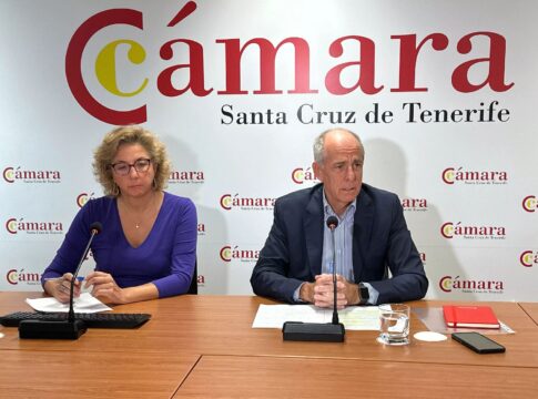 La Cámara de Comercio pide que se excluya a Canarias de la subida de tasas aeroportuarias por su impacto negativo en la economía regional