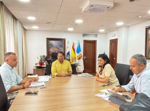 Ayuntamiento de Los Realejos y TITSA promueven la mejora de varias líneas de guaguas en el municipio