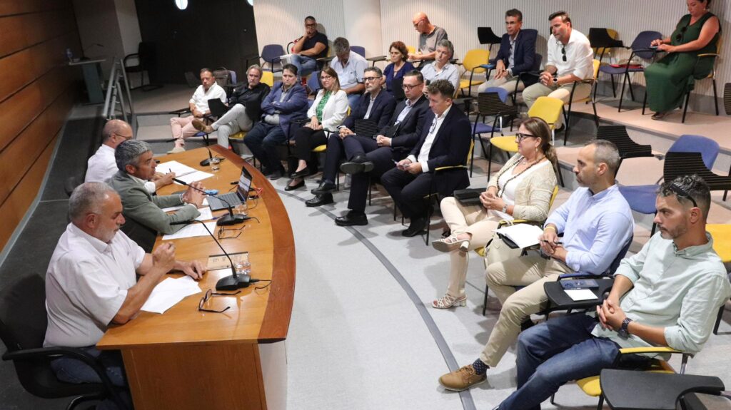 El Gobierno reúne a productores, importadores y supermercados para impulsar la comercialización de papa local