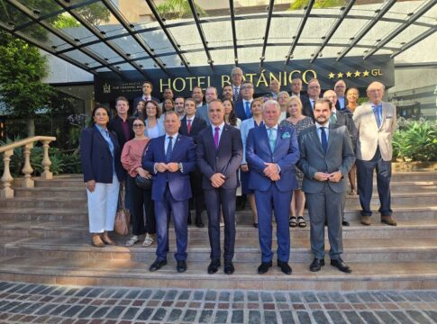 Diplomáticos de 30 países, desde Tailandia a Argentina, colaborarán con el comisionado para dar a conocer el REF