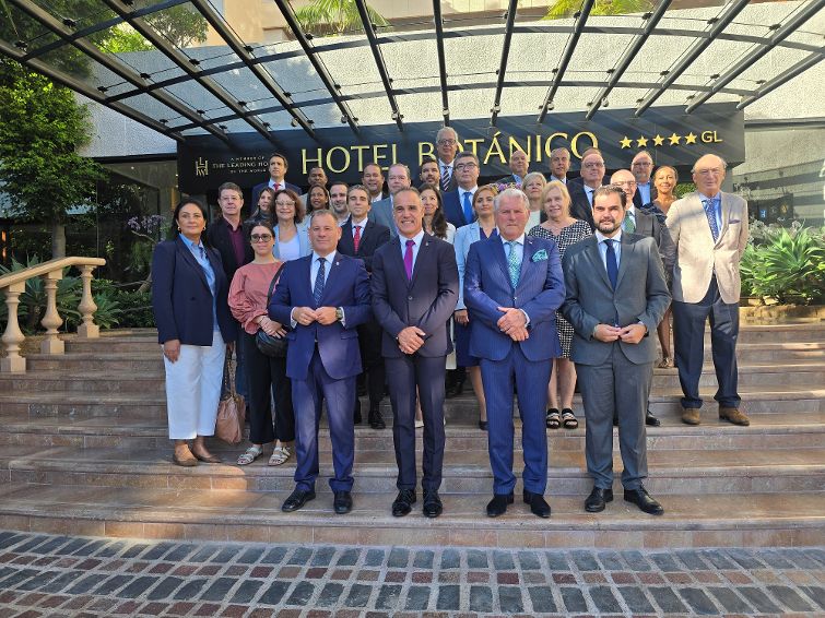 Diplomáticos de 30 países, desde Tailandia a Argentina, colaborarán con el comisionado para dar a conocer el REF