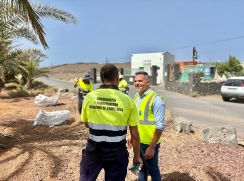 El Cabildo de Lanzarote retira casi 700.000 kilos de residuos biodegradables en lo que va de año en las carreteras insulares de todos los municipios