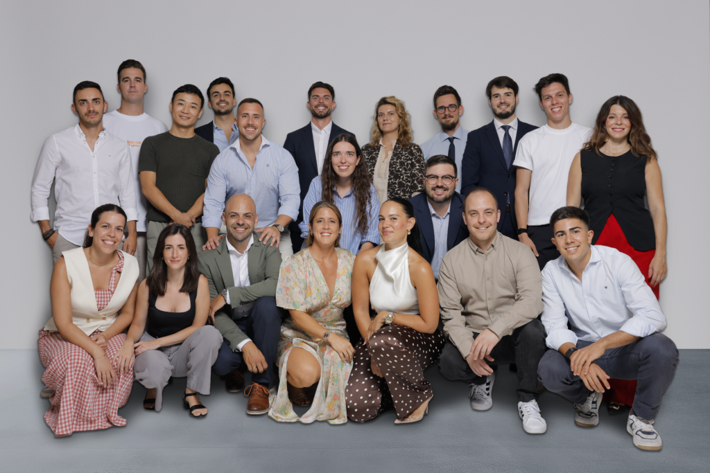 AJE Tenerife renueva Junta Directiva para acercar la empresa a las personas
