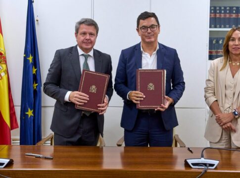 El Gobierno de Canarias firma la tercera adenda del Convenio de Carreteras 2018-2027