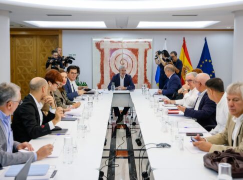 El Gobierno comparte con el Consejo Asesor la prioridad de reforzar los servicios públicos a través del presupuesto