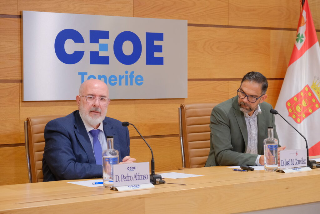 Canarias tropieza con sus viejos fantasmas: productividad, talento y burocracia