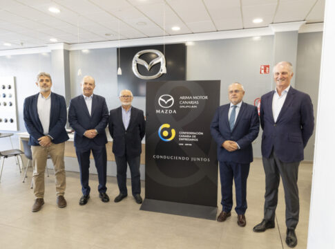 La Confederación Canaria de Empresarios y el Grupo ARI firman un convenio para impulsar la innovación y la sostenibilidad empresarial