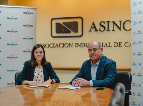 Fred. Olsen Express y ASINCA firman un convenio para impulsar el consumo de productos elaborados en Canarias en sus barcos