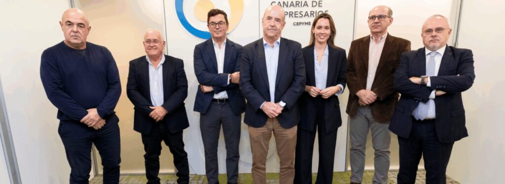 La Confederación Canaria de Empresarios se reúne con el Consejero de Obras Públicas, Vivienda y Movilidad y la Directora General de Transportes y Movilidad del Gobierno de Canarias para analizar el grave impacto del Plan comercial que pretende aplicar AENA en los aeropuertos de Canarias