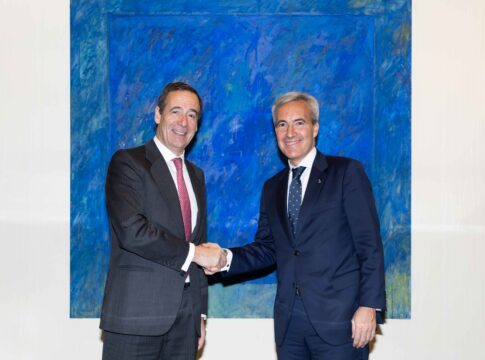 CaixaBank, primer banco que se une a ILUNION Legal Academy