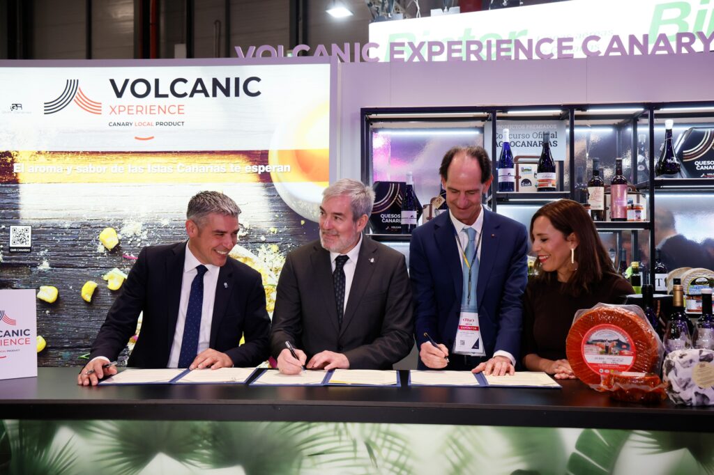 Gobierno de Canarias y Fred. Olsen Express firman un convenio estratégico para impulsar el producto local