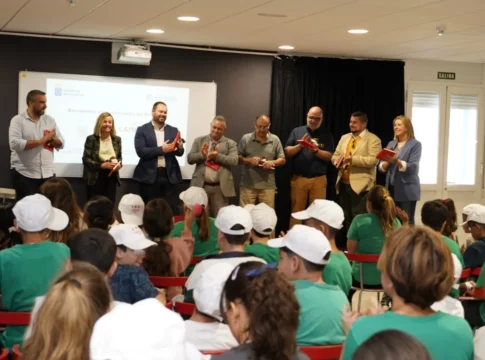 La industria canaria siembra vocaciones desde la escuela