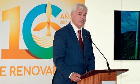 Alpido Armas: “Convertir energía renovable intermitente en un suministro estable y competitivo es la clave de la soberanía energética de El Hierro”