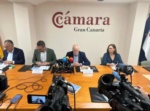 Canarias logra en 2025 mayores ingresos turísticos con menos carga sobre el destino