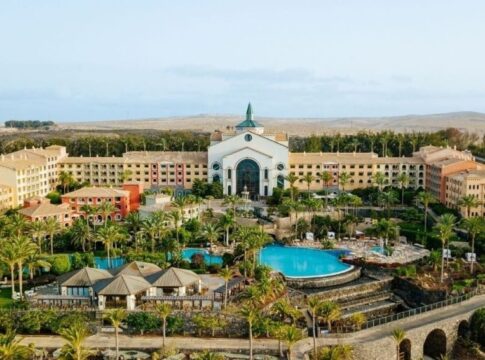 R2 Hotels firma una alianza estratégica con Summum Hotel Group
