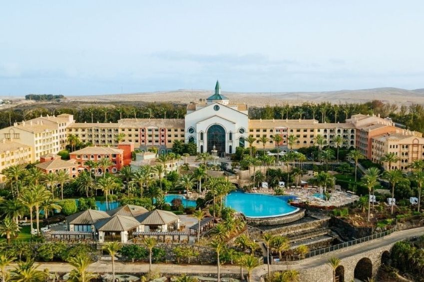 R2 Hotels firma una alianza estratégica con Summum Hotel Group