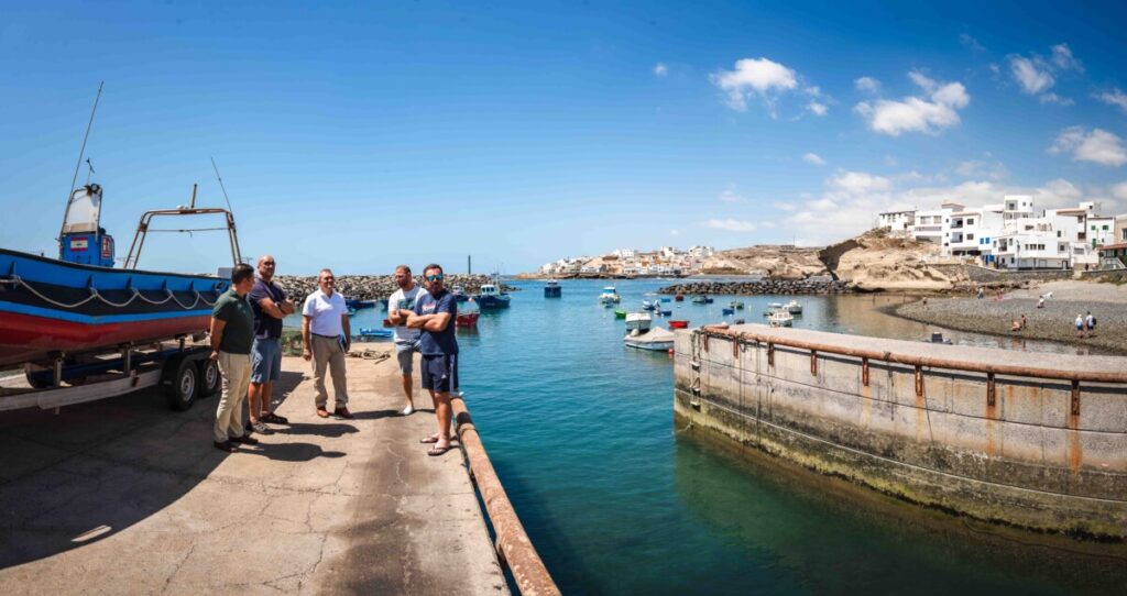 El Cabildo apoya a los armadores de barcos de pesca profesional con una nueva línea de subvenciones