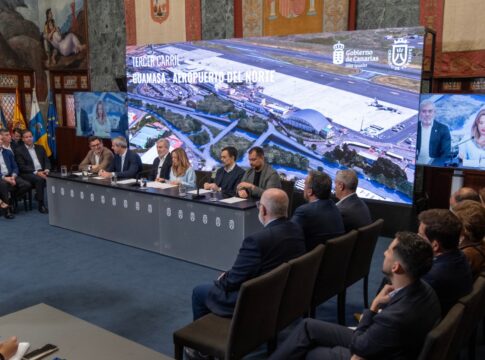 Clavijo refuerza su compromiso con la mejora de la movilidad con el proyecto del tercer carril de la TF-5