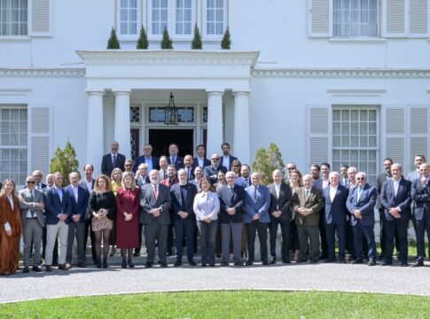 Construir un pacto de futuro para el progreso de Canarias