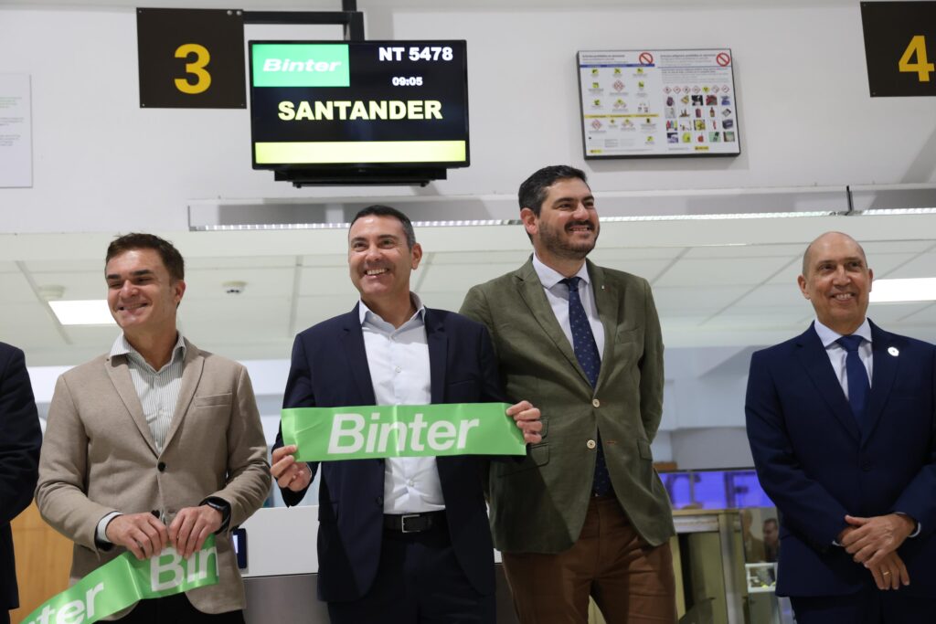 Lanzarote refuerza su conectividad nacional con la inauguración de la ruta directa entre Lanzarote y Santander
