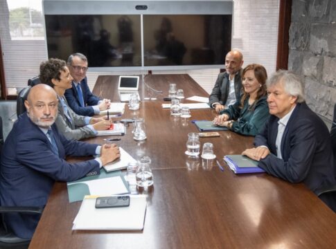 Canarias y Estado activan grupos técnicos para avanzar en materia aeroportuaria