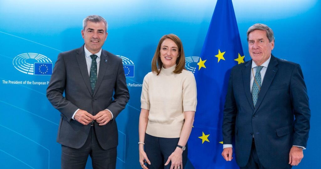 Manuel Domínguez ofrece Canarias para la celebración de la Asamblea de EuroLat que cumple su 20 aniversario